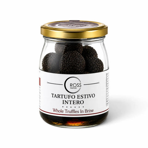 Ganze Tuber-aestivum-Sommertrüffel in Lake in einem Glas